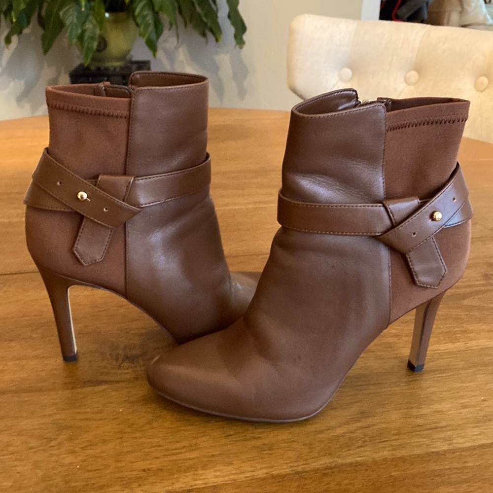 White House Black Market Brown Leather Heeled Booties in size 6M